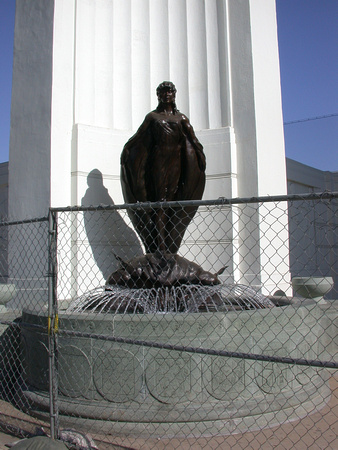 10. 7-2010 New Statue DSCN0489